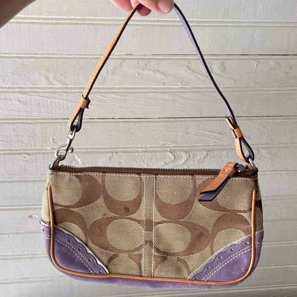 Vintage Mini Rare Coach with Fish - Picture 2 of 6